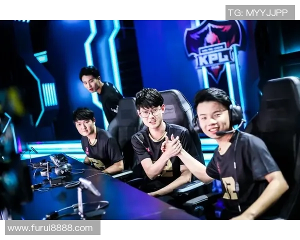 热议王者荣耀RNG团队配合新策略引发电竞圈热潮与讨论实时数据